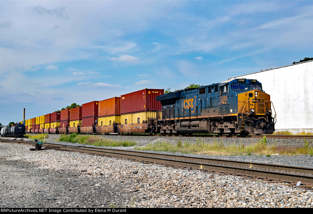 CSX 3388 on I-156